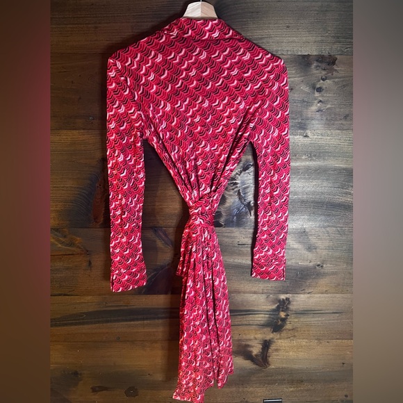 Diane Von Furstenberg 100% Silk Wrap Collared V-Neck Midi Dress w/ Belt - Picture 3 of 5